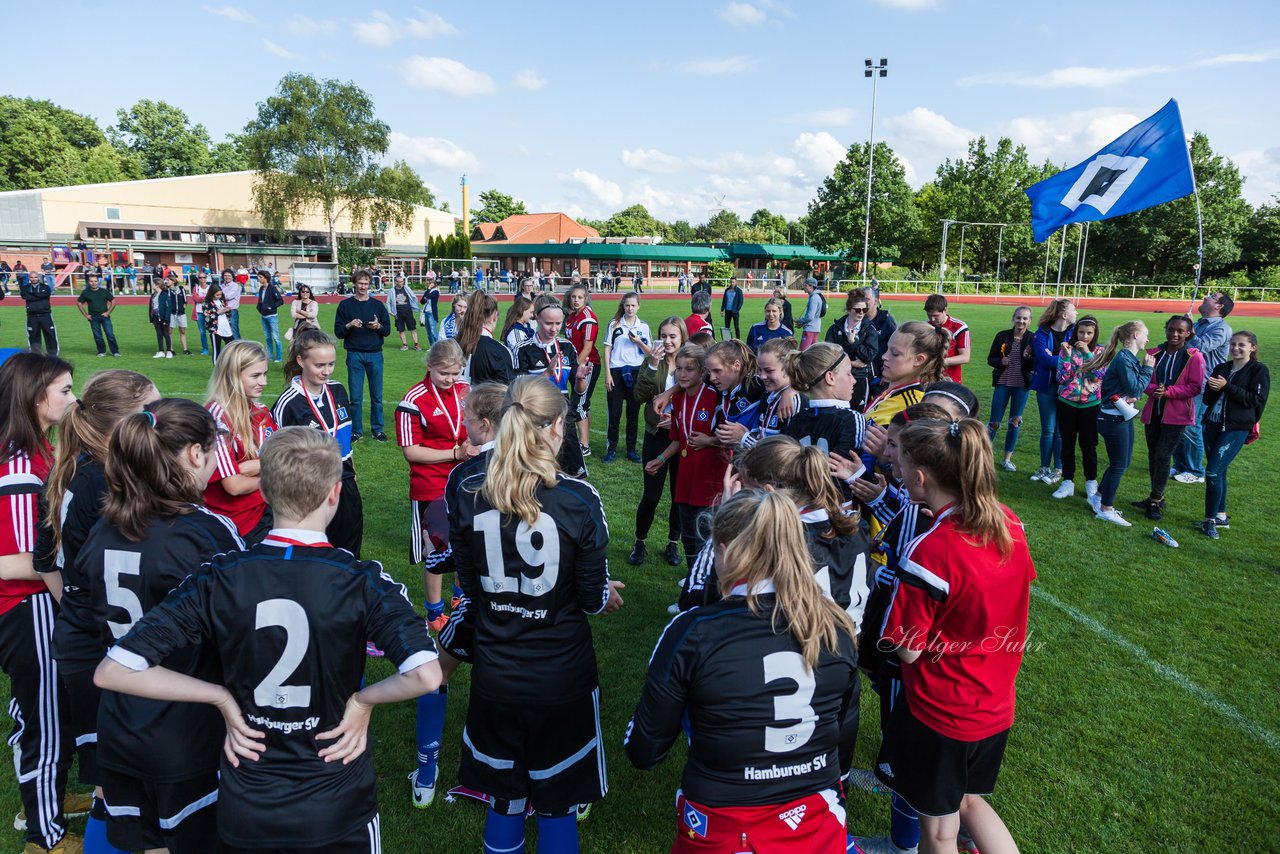 Bild 97 - wBJ SV Henstedt Ulzburg - Hamburger SV : Ergebnis: 0:2